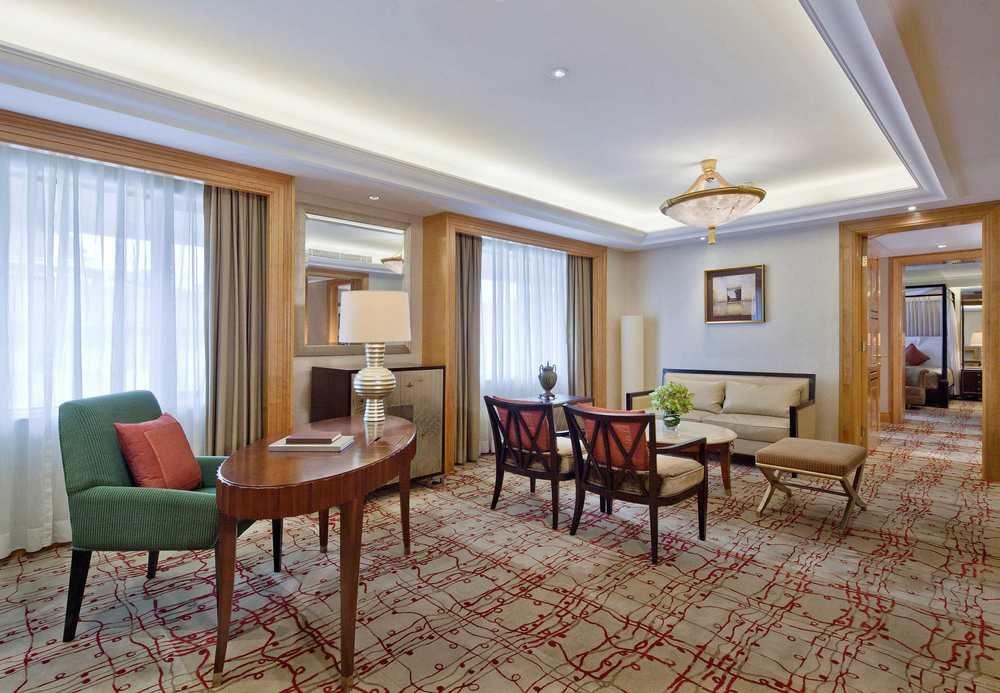 China Hotel Guangzhou - Subway Direct To Pazhou Exhibition Center, Free Shuttle During Canton Fair & Exhibitor Registration Counter Kültér fotó A suite at the InterContinental Moscow Tretyakovskaya