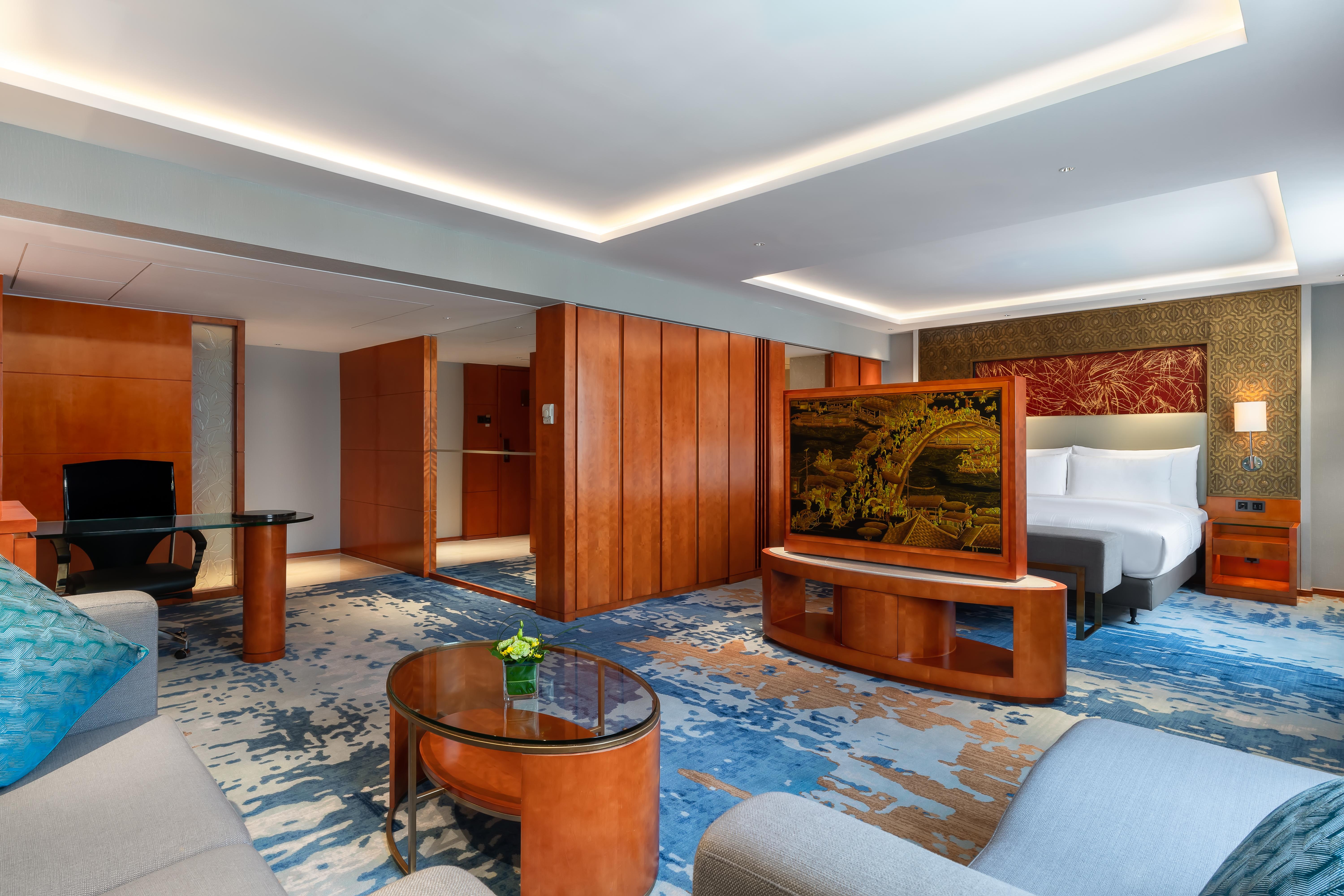 China Hotel Guangzhou - Subway Direct To Pazhou Exhibition Center, Free Shuttle During Canton Fair & Exhibitor Registration Counter Kültér fotó A suite at the hotel