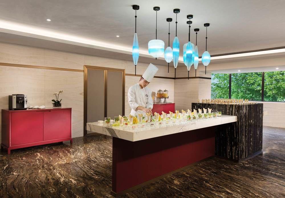 China Hotel Guangzhou - Subway Direct To Pazhou Exhibition Center, Free Shuttle During Canton Fair & Exhibitor Registration Counter Kültér fotó The Club at Changi Airport