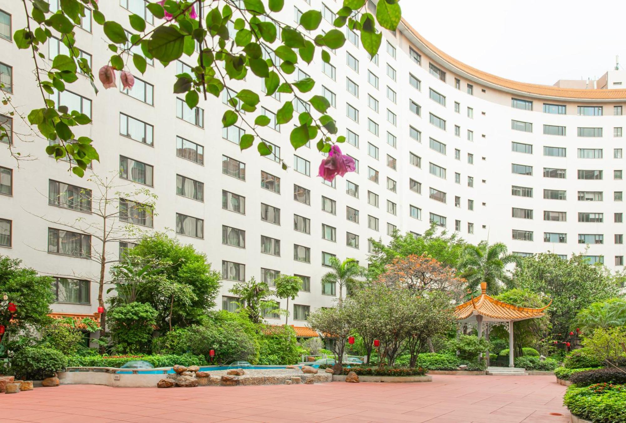 China Hotel Guangzhou - Subway Direct To Pazhou Exhibition Center, Free Shuttle During Canton Fair & Exhibitor Registration Counter Kültér fotó The campus of the university